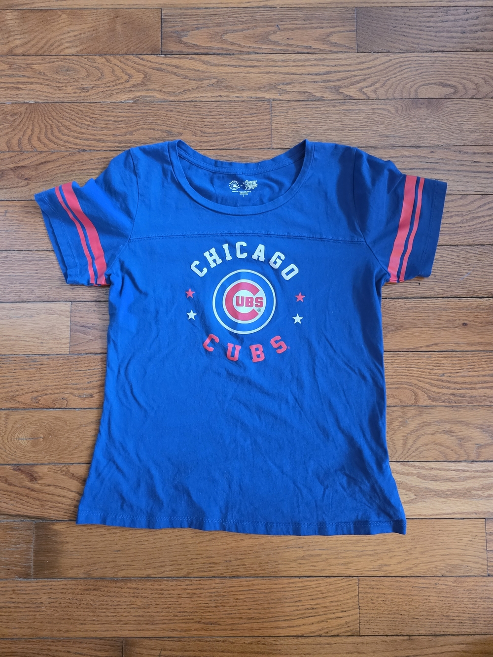 Genuine Merchandise Royal Blue Chicago Cubs Short Sleeve Tee with Red Stripes